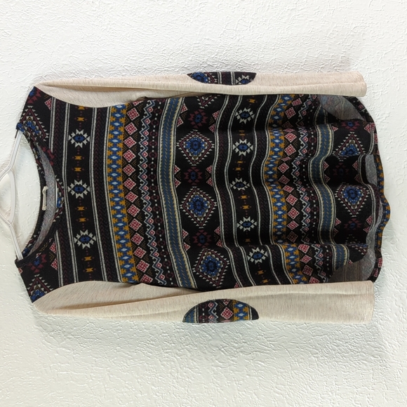 Aztec long sleeved top - Picture 1 of 4